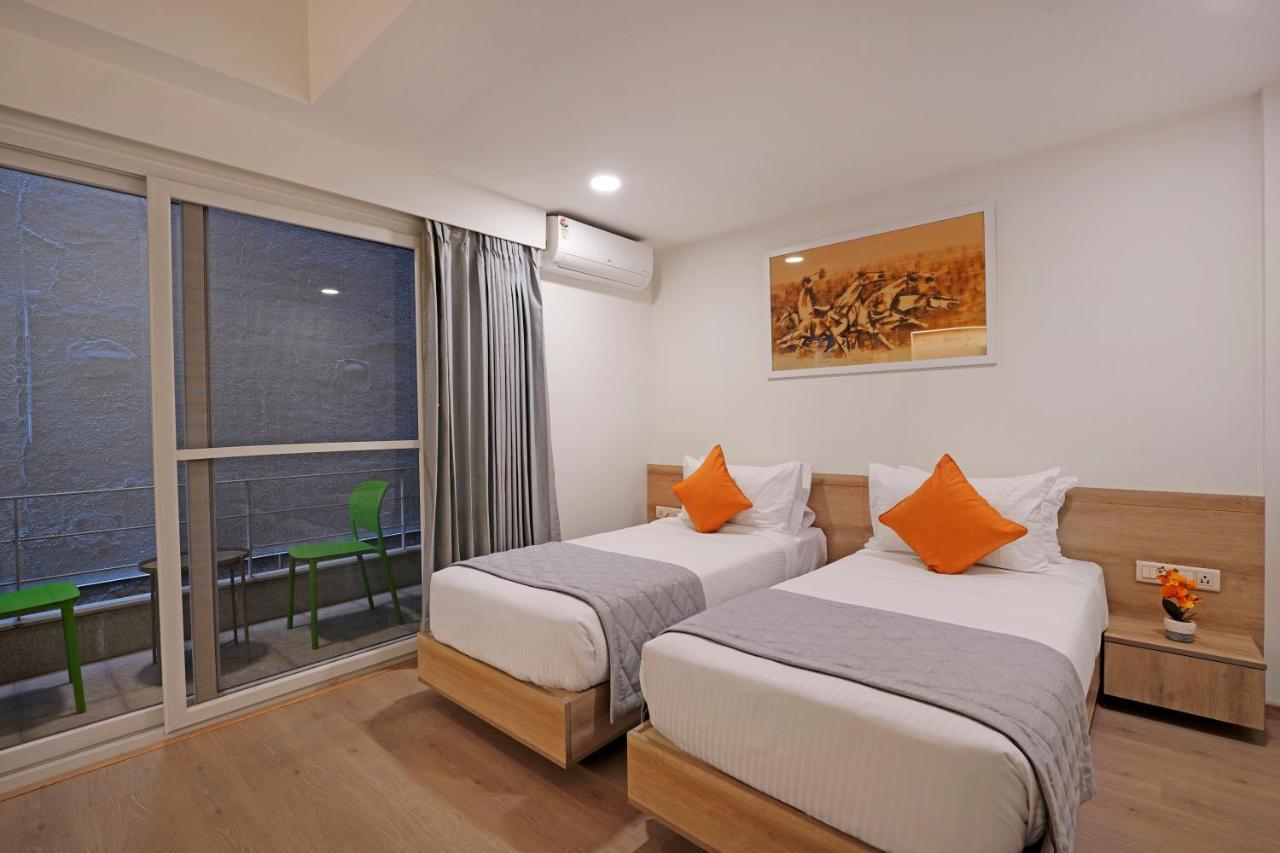 העיר בנגלור Nest By Rivido Apart Hotel, Bannerghatta Road מראה חיצוני תמונה